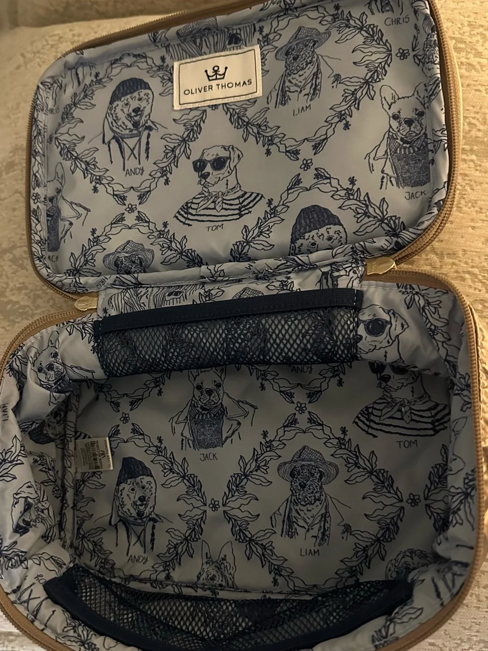 Brand new! Oliver Thomas Trainwreck Quilted Metallic Rose Gold Cosmetic Case